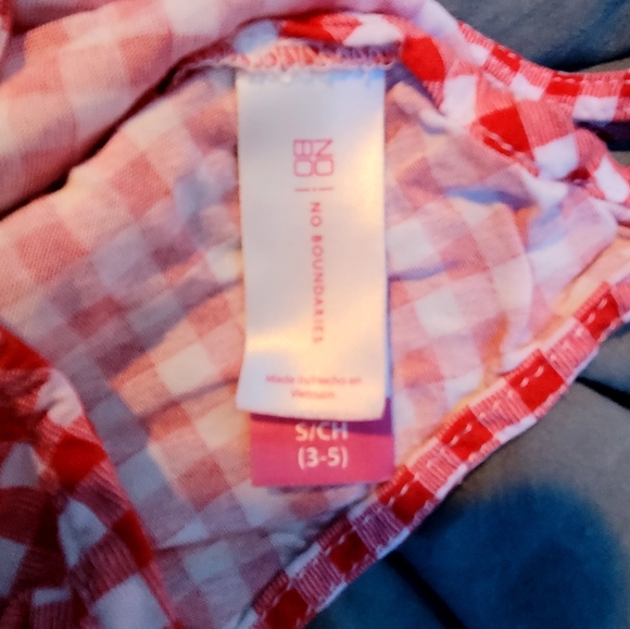 Red top - Picture 3 of 3